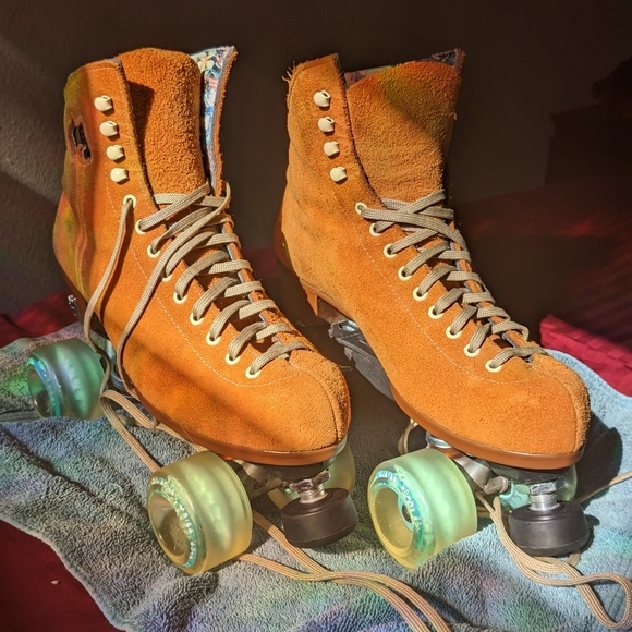 moxi skates Other - Moxi Lolly discontinued Clementine outdoor completes